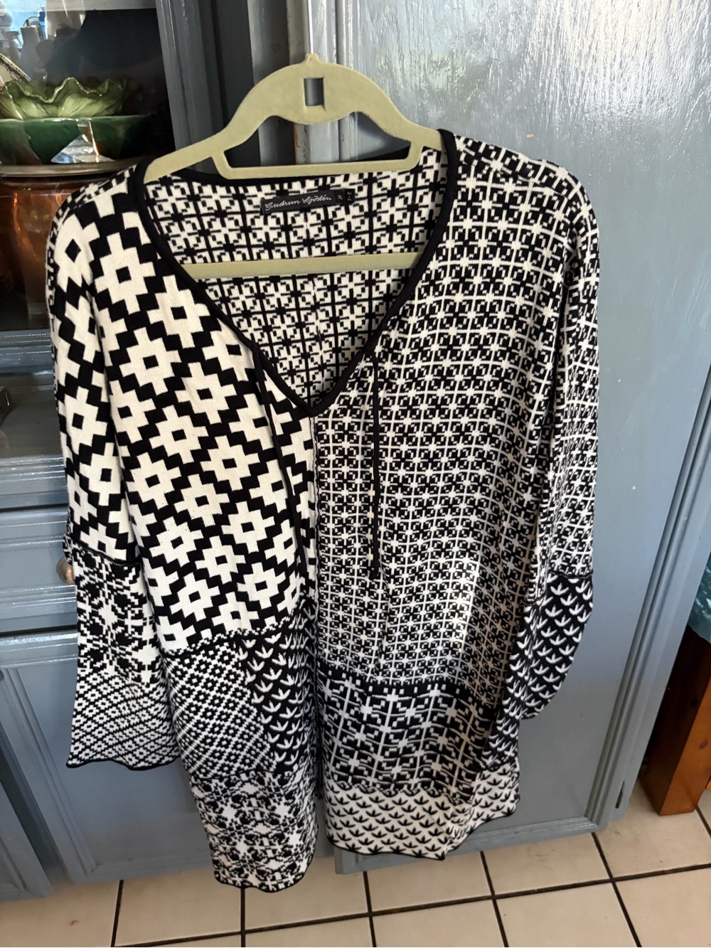 Gudrun Sjöden Black & White Geometric V-Neck Tunic